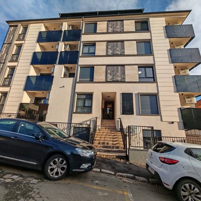 Alquiler de un acogedor apartamento de 2 habitaciones, 42 m², Zvezdara, Belgrado, Serbia